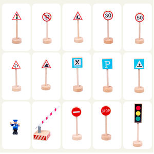 Jouets en bois avec signes de route, lot de 15, avec livraison rapide - Product Image 4