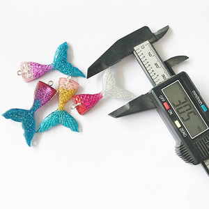 Resina personalità Forma di coda di Pesce Su Ordinazione Lucido Dei Pendenti di Fascini per Monili che fanno - Product Image 3