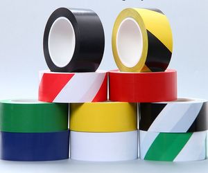 Cinta para <span class=keywords><strong>marcar</strong></span> piso PVC Corsia/linea di marcatura Nastro corridoio di marcatura e avviso di pericolo nastro - Product Image 2