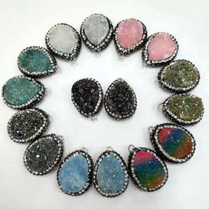 الصوفي الظلام صغيرة Druzy سحر قوس قزح اللون رشيق قطرة قلادة من الكوارتز مع الذهب مطلي الحافة تشيكوسلوفاكيا الدمعة drussy العقيق - Product Image 1