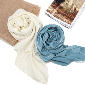 Gran oferta <span class=keywords><strong>de</strong></span> <span class=keywords><strong>seda</strong></span> <span class=keywords><strong>de</strong></span> alta calidad moda musulmana Color sólido tamaño grande señoras chal liso Georgette Hijabs bufanda - Product Image 5