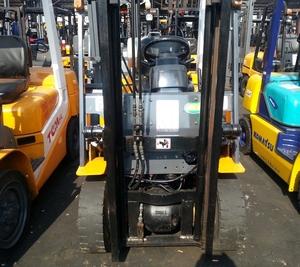 Chariot élévateur Komatsu FD30 d'occasion à vendre - Product Image 4