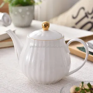 Théière en céramique britannique élégante, carafe à café en porcelaine avec logo personnalisé, théière en ligne d'or 750ml