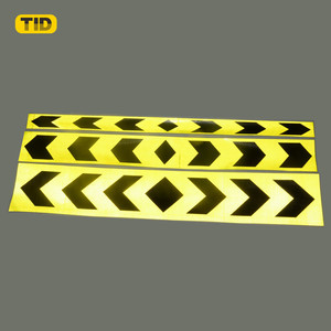 Светоотражающая лента с логотипом стрелки в черном и желтом направлении - Product Image 2
