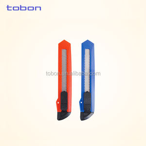 Cuchillo Cortador de Plástico con Cuchilla Desprendible - Product Image 2