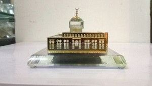 Modello della Moschea Al Aqsa in Cristallo, Artigianato Islamico Fatto a Mano in Cristallo - Product Image 4