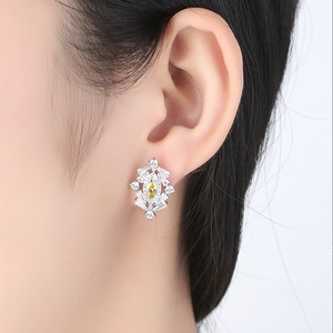 LUOTEEMI nuovo Design classico <span class=keywords><strong>oro</strong></span> <span class=keywords><strong>bianco</strong></span> colore giallo Marquise Cut CZ <span class=keywords><strong>orecchini</strong></span> a bottone per ragazze <span class=keywords><strong>orecchini</strong></span> moda donna - Product Image 3