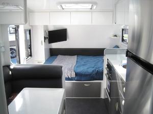 Vendita di <span class=keywords><strong>Camper</strong></span> di Lusso <span class=keywords><strong>con</strong></span> Pannelli Sandwich, Doccia e Toilette - Product Image 5