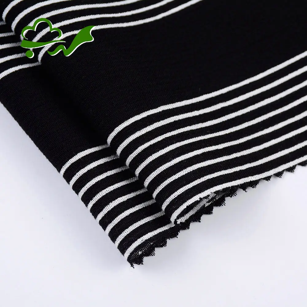 De China, venta al por mayor de moda negro blanco rayas rayón viscosa tela de crepé proveedor de prendas de vestir