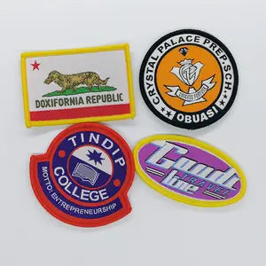 Personalizzato Nome della Squadra di Calcio Logo Macchina Tessuto di Sport Patch di Tessuto e Badge per Abbigliamento Uniforme