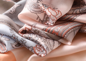 Sciarpa in Seta Sintetica Primaverile ed Estiva, Nuova Collezione Europea e Americana, Protezione Solare, Stampa a Motivo Anacardi, Lunga Sciarpa Femminile - Product Image 3