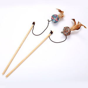 Topo in legno naturale peluche per Pet Cat Teaser con bastone di piume giocattoli con Stick di piume per gatti - Product Image 4