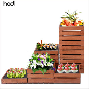 Material de catering Arabia Saudita soporte y elevadores de alimentos combinados de madera, estantes de exhibición de buffet de postres modernos para la venta - Product Image 3