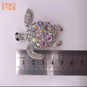 Broches de tortuga de cristal AB nuevos al por mayor con joyería de diamantes de imitación chapada en alfiler para bolsa de regalo de fiesta de boda para niños - Product Image 2
