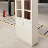Bücherregal aus Holz mit Glastüren