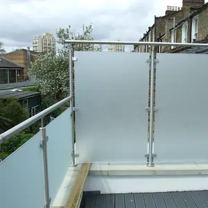 阳台磨砂玻璃栏杆设计隐私