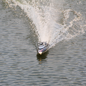 CY012 2,4G Lancha rápida con control remoto RC Racing Boat 50 km/h Barco de alta velocidad <span class=keywords><strong>para</strong></span> <span class=keywords><strong>adultos</strong></span> y niños - Product Image 4