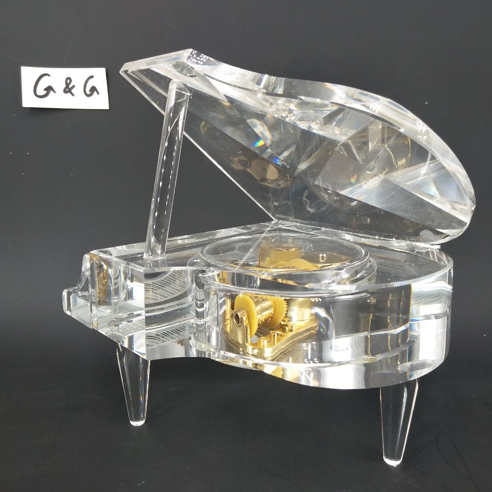 Mini Piano forma caja de música de cristal caja de música