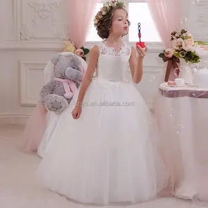 Abito da principessa in pizzo per bambina - Product Image 1