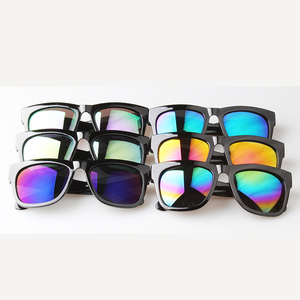 Gafas de sol polarizadas Tac1.1 para <span class=keywords><strong>hombre</strong></span> de alta calidad, superventas de fábrica 2021, <span class=keywords><strong>lentes</strong></span> ópticas acrílicas personalizadas, marco de PC con atributos de espejo - Product Image 2