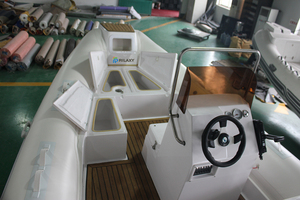 Bateau pneumatique semi-rigide Rilaxy 7.0m 23 pieds <span class=keywords><strong>de</strong></span> <span class=keywords><strong>large</strong></span> RIB700 avec <span class=keywords><strong>bain</strong></span> <span class=keywords><strong>de</strong></span> <span class=keywords><strong>soleil</strong></span>, plancher en teck, système <span class=keywords><strong>de</strong></span> douche, direction hydraulique, tube en tissu Orca - Product Image 3