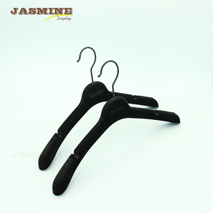 <span class=keywords><strong>Cintre</strong></span> en plastique velours pratique <span class=keywords><strong>cintre</strong></span> floqué noir marron <span class=keywords><strong>vert</strong></span> personnalisé - Product Image 2