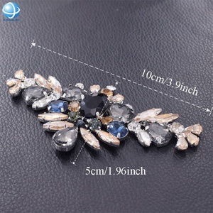 Corsage en strass à coudre, personnalisé, appliques pour robe de mariée - Product Image 1