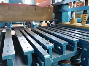 Máquina QT4-30 para fabricar ladrillos y cemento, nigeriana - Product Image 2