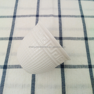 Großhandel arabische weiße Porzellan geprägte Art Keramik Tee tasse mit Untertasse Kaffee <span class=keywords><strong>Cawa</strong></span> Tasse