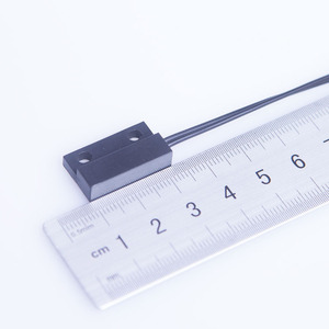 L23mm X W14mm Interruptor de lengüeta de plástico ABS montado en superficie Imán de proximidad/Sensor magnético de puerta de contacto de lengüeta - Product Image 4