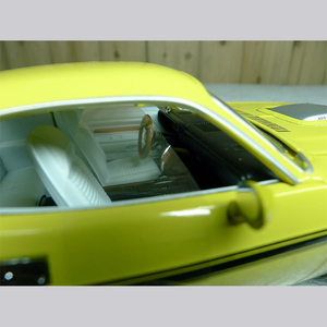 Modellino <span class=keywords><strong>Auto</strong></span> da Corsa 1:24 Dodge Challenger RT in Metallo Pressofuso per Collezionisti - Product Image 4