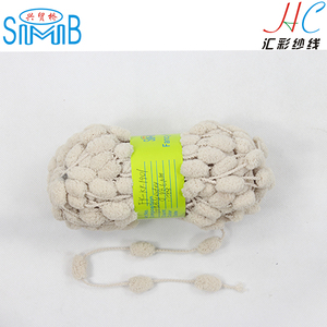 Penjualan Laris Kualitas Baik Warna-warni Lembut Super Chunky Padat dan Ruang Celup 100% Poliester Pompon Rajutan Benang Mewah Rajutan Pingpong
