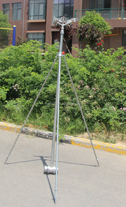 Irrigazione ruota irrigatore con treppiede per pistola a pioggia/supporto per irrigazione - Product Image 3
