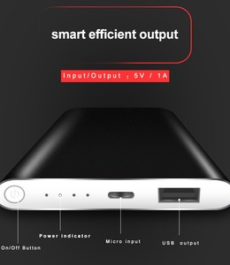 4000mAh Clip sottile di emergenza <span class=keywords><strong>Power</strong></span> <span class=keywords><strong>Bank</strong></span> Mini <span class=keywords><strong>custodia</strong></span> in alluminio <span class=keywords><strong>con</strong></span> interfaccia di ingresso Micro USB Logo argento personalizzabile - Product Image 2