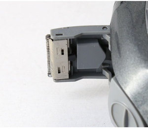 Kemei新着充電式メンズ電気シェーバー卸売トリプルフローティングヘッド - Product Image 4