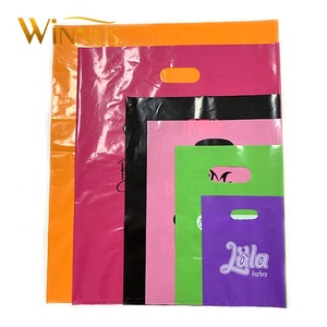 cheap hair wig shopper bags small jewelry gift bags die cut handle garment clothing plastic bags with logo for clothes shopping