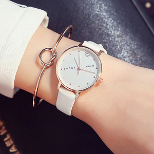 >>> Di nuovo Modo Semplice Donne Orologi Al Quarzo Ragazza Fortunata <span class=keywords><strong>Orologio</strong></span> Signore <span class=keywords><strong>Orologio</strong></span> <span class=keywords><strong>Da</strong></span> <span class=keywords><strong>Polso</strong></span> Per Il Regalo - Product Image 2