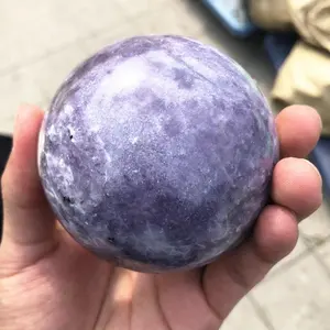 Sfera di cristallo di Lepidolite della sfera del quarzo di Lepidolite della pietra naturale dell'unicorno per spirituale