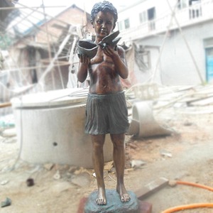 Estatua de bronce de tamaño real de niños jugando para jardín exterior - Product Image 2