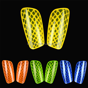 HYL-HTB002 <span class=keywords><strong>in</strong></span> <span class=keywords><strong>plastica</strong></span> Su Misura di calcio <span class=keywords><strong>in</strong></span> fibra di carbonio di sublimazione ginocchio bambini della protezione di stinco di calcio di compressione hockey su shin collo del piede guard - Product Image 2