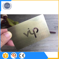Cartes de visite en métal or rose brossé transparent
