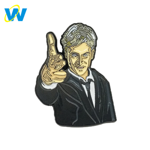2018 nueva llegada de moda de encargo de placa de metal Placa de esmalte suave pin de solapa hombre de laple botón pin - Product Image 3