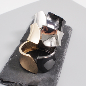 HANSIDON Chic Kim Loại Tuyên Bố Bangle Mix Color Mạ Vàng Cuff Bracelet Đơn Giản Mở Thiết Kế Hợp Kim Jewelry Bracelet Bangles - Product Image 5