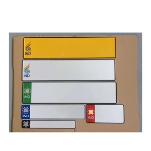 Placas de matrícula de coche en blanco