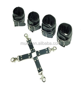Offerta SM Giocattolo Sessuale Bondage Restraint Manette e Cavigliere in Morbida <span class=keywords><strong>Pelle</strong></span> Nera - Product Image 2
