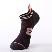 Uron sport classic mezza spugna caviglia maglia di basket in esecuzione calzini shock di protezione calzini assorbenti