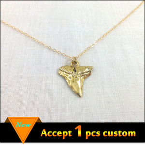 Nuevo diseño, venta al por mayor, collar de dientes de tiburón de oro antiguo para mujer - Product Image 1