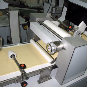 <span class=keywords><strong>ST520</strong></span> Venta caliente laminadora de masa - Product Image 3