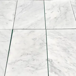10มิลลิเมตรหนาห้องน้ำ Marmol Blanco Carrara อิตาลีสีขาวกระเบื้องหินอ่อน