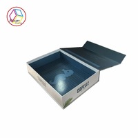 Boîte cadeau magnétique en carton ondulé personnalisable en forme de livre pour parfum, bougie, cosmétiques, emballage en matériaux recyclés, pelliculage brillant avec réduction